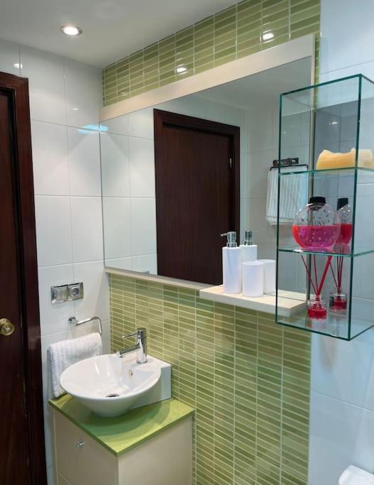 Apartamento Con Vistas Al Pilar Con Aparcamiento Privado Saragossa Exterior foto